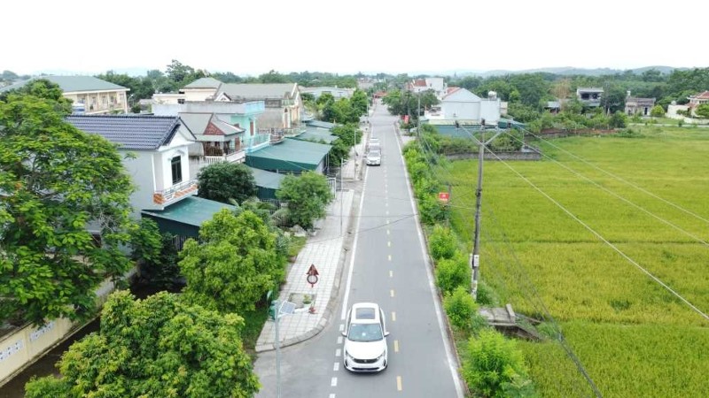 广宁省坝河县新型农村公路建设。 (照片:广宁门户网站)