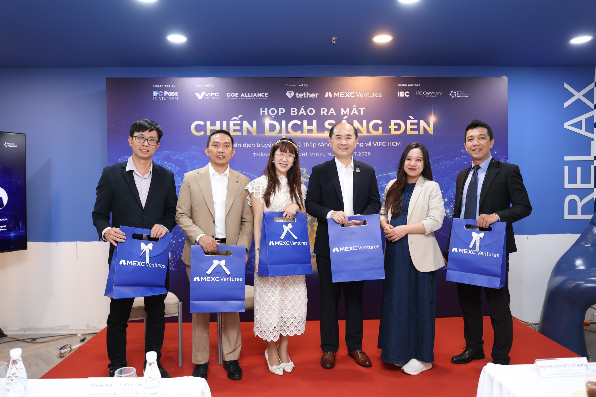 启动“Lights On”活动,打造VIFC社区