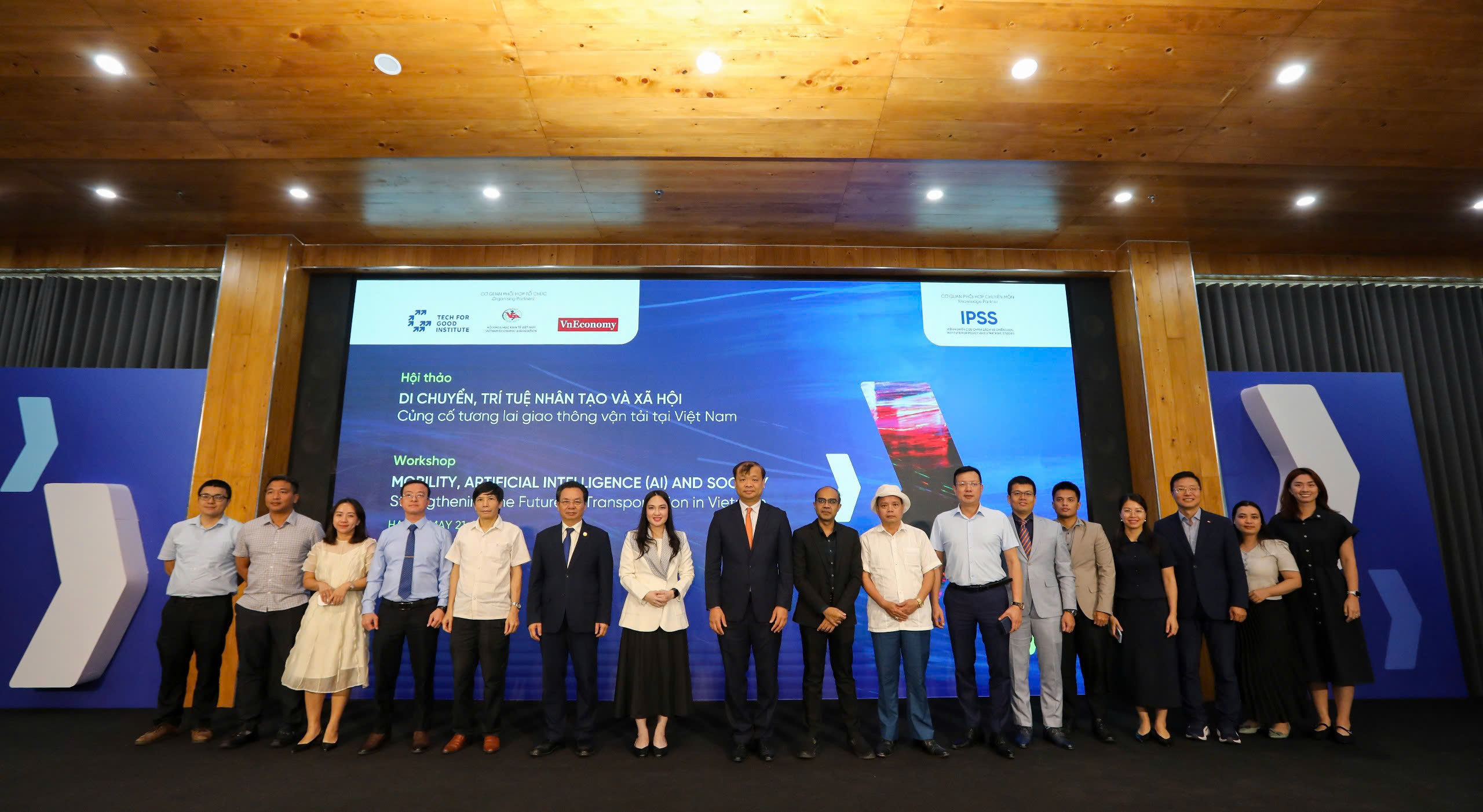“移动性、人工智能(AI)与社会:塑造越南交通运输的未来”研讨会于5月21日在河内举行。 (照片:越南经济时报)