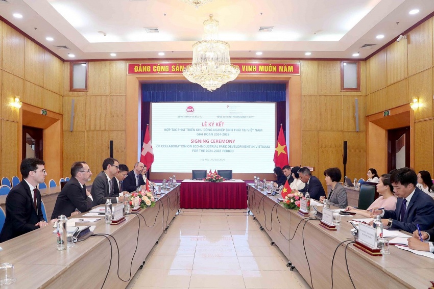 MPI和SECO就2024-2028年越南生态工业园区开发合作握手