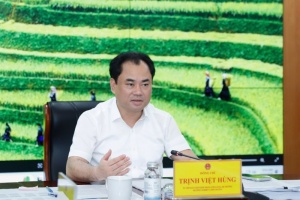 部长推动加快起草三项关键环境法