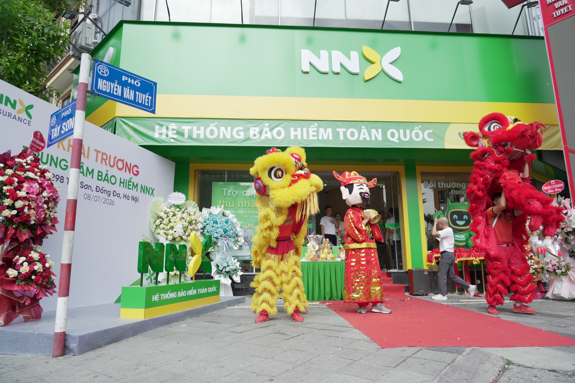 NNX 在河内开设首个保险中心