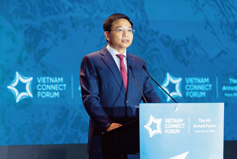 政府副总理阮文胜在第六届越南互联互通论坛上发表讲话。 (照片:越南经济时报)