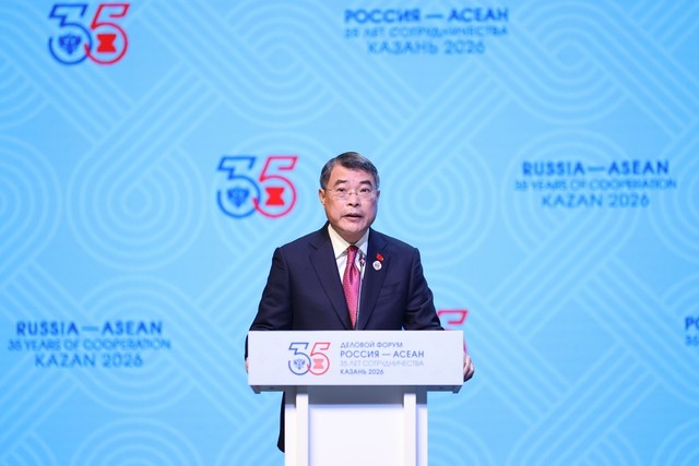 越南总理黎明雄于2026年6月17日在俄罗斯喀山举行的东盟-俄罗斯商业论坛上发表讲话。(图片来源:VGP)