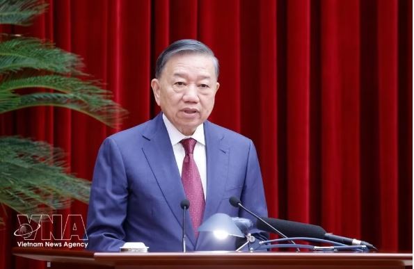 越共中央总书记、国家主席苏林在越共十四届中央委员会第三次会议上致辞。 (照片:越通社)