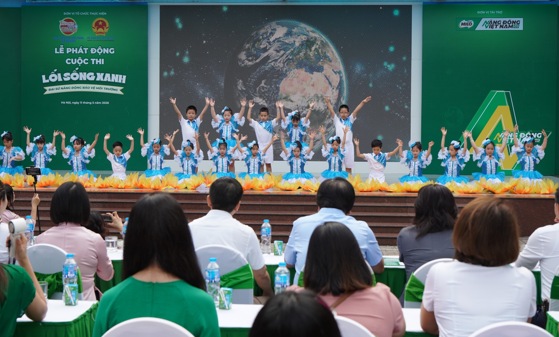 敦促小学生在新的全国竞赛中走向绿色