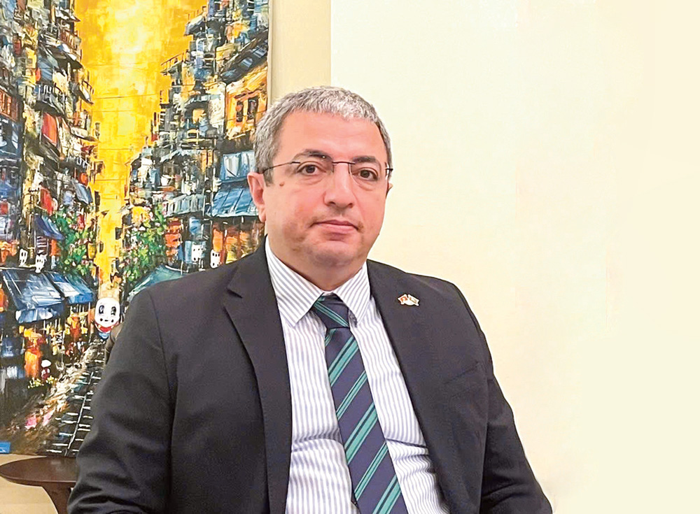阁下阿塞拜疆共和国驻越南大使Shovgi Kamal Oglu Mehdizade先生。