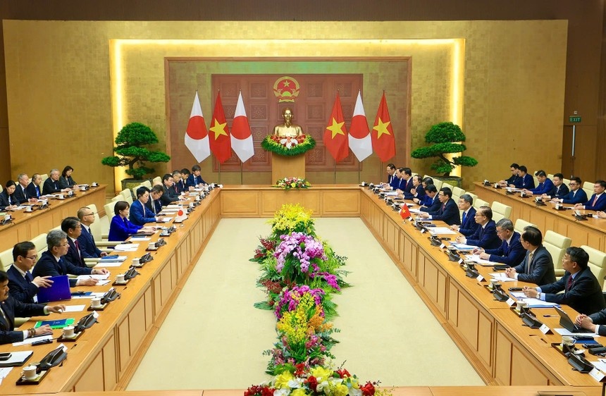 越南总理黎明雄（左）与日本首相高市早苗于 2026 年 5 月对越南进行正式访问期间举行会谈。照片：Duc Thanh