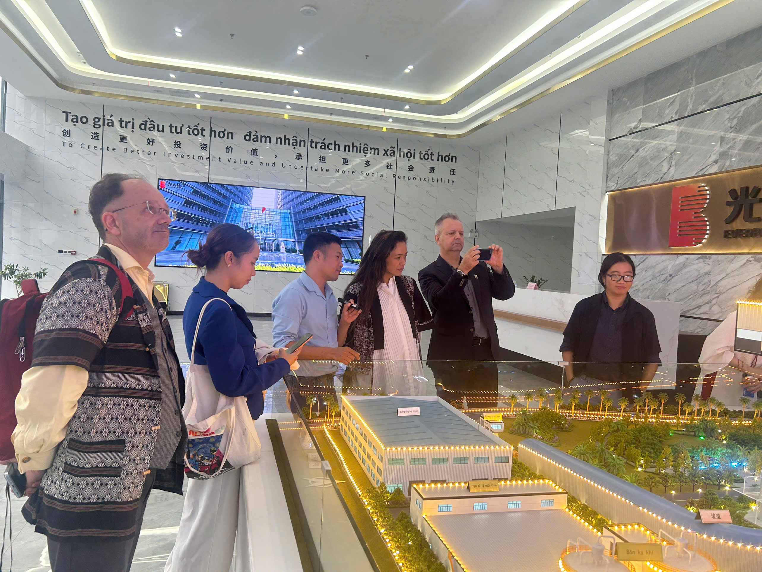 在欧洲商会越南顺化之旅中展现顺化的新兴绿色转型