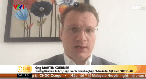 上图为欧洲商会旅游与酒店业委员会成员 Martin Koerner 于 5 月 8 日出现在 VTV 上