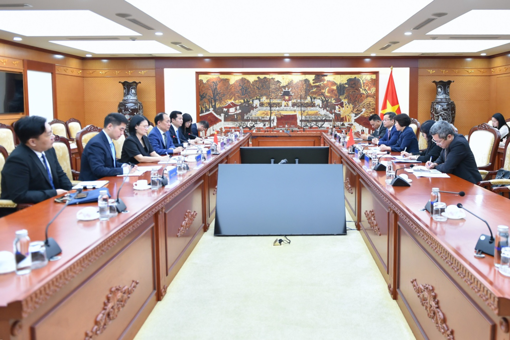 越南与中国寻求深化金融经济合作