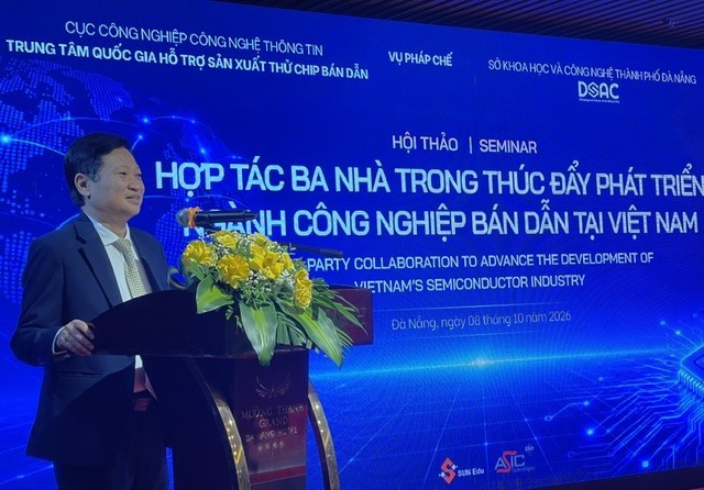 IT和数字产业管理局局长Nguyen Khac Lich在研讨会上讲话。 (照片:吴英云)
