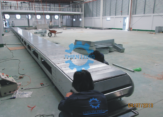 Băng tải xích cuốn