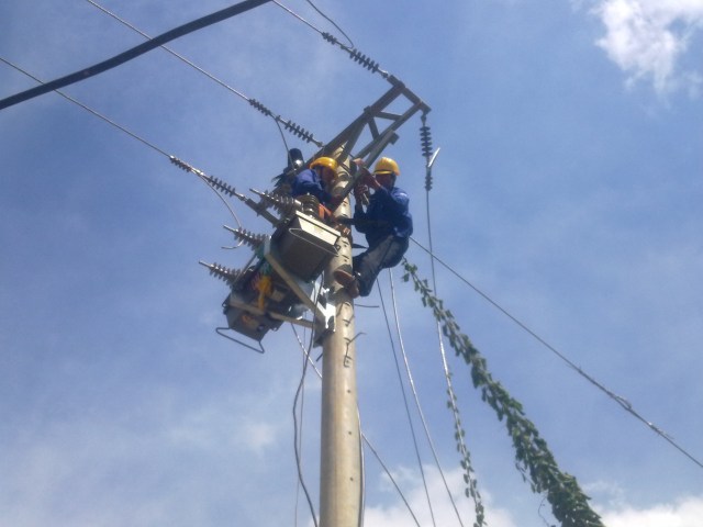 Thi công đường dây điện 22kV