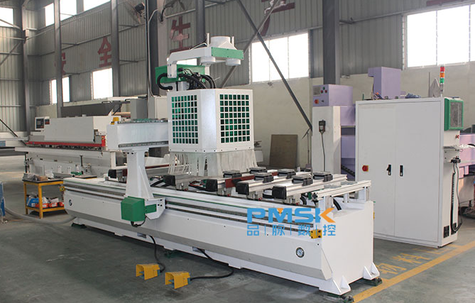 Máy CNC thay dao tự động