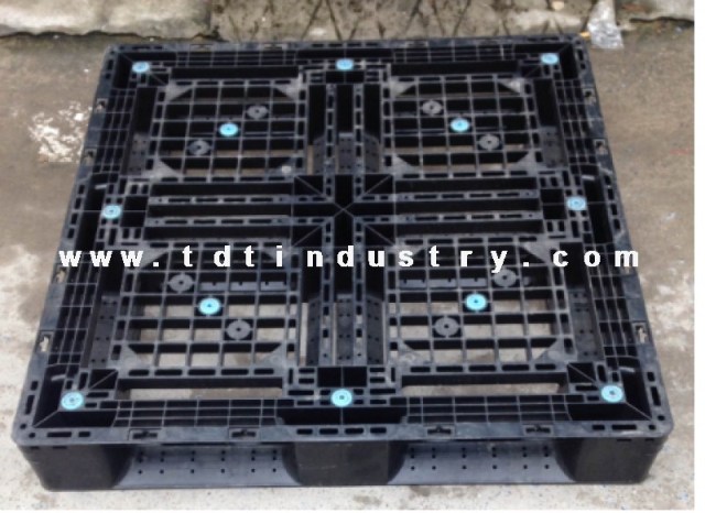 Pallet nhựa cũ