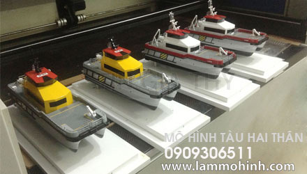 Mô hình tàu hai thân
