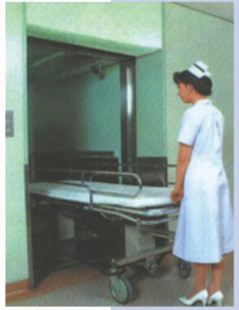 Thang máy bệnh viện