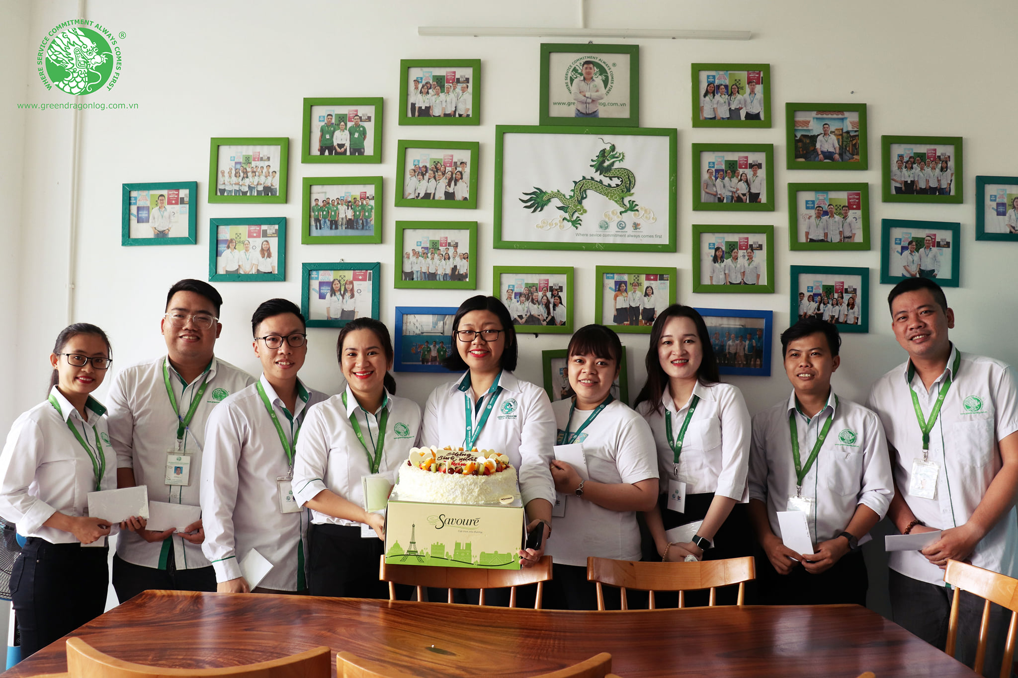 Đội ngũ nhân viên