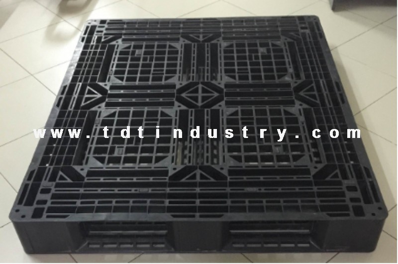 Pallet nhựa cũ