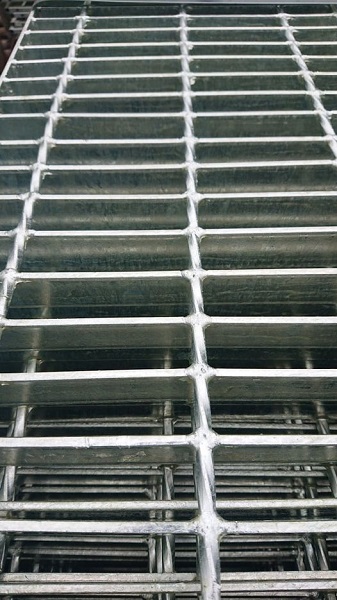 Tấm sàn grating