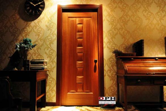 Cửa gỗ Veneer 5 ô sọc
