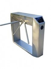 Cổng xoay 3 càng
