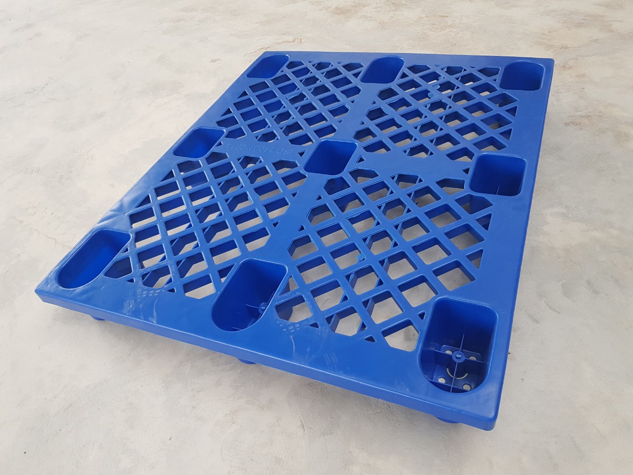 Pallet nhựa