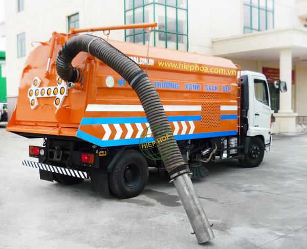 Xe quét đường, hút bụi đường