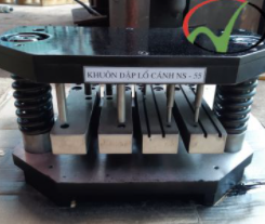 Gia công cắt dây CNC