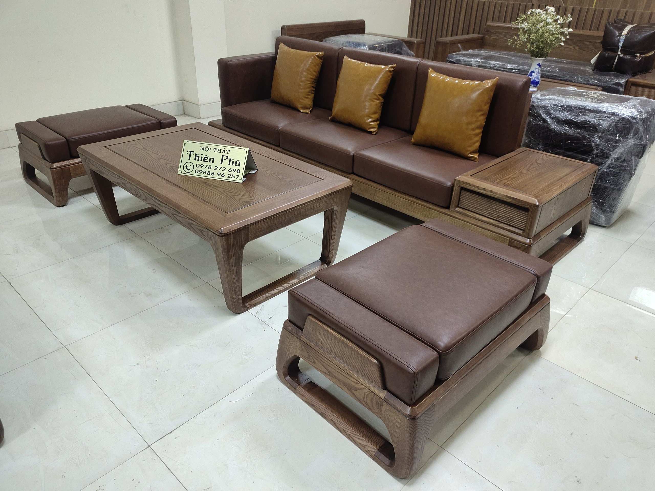 Bàn ghế sản xuất tại xưởng
