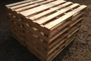 Pallet gỗ 2 hướng nâng