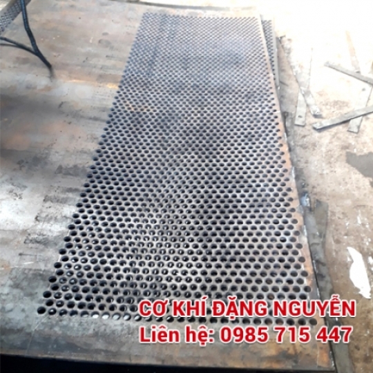 Thép tấm đột lỗ