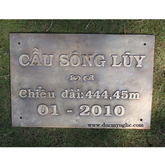 Bảng hiệu đúc