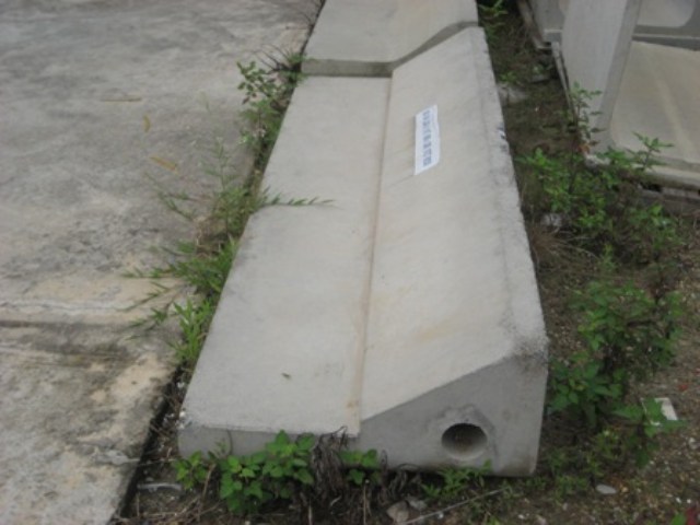 Bó vỉa bê tông