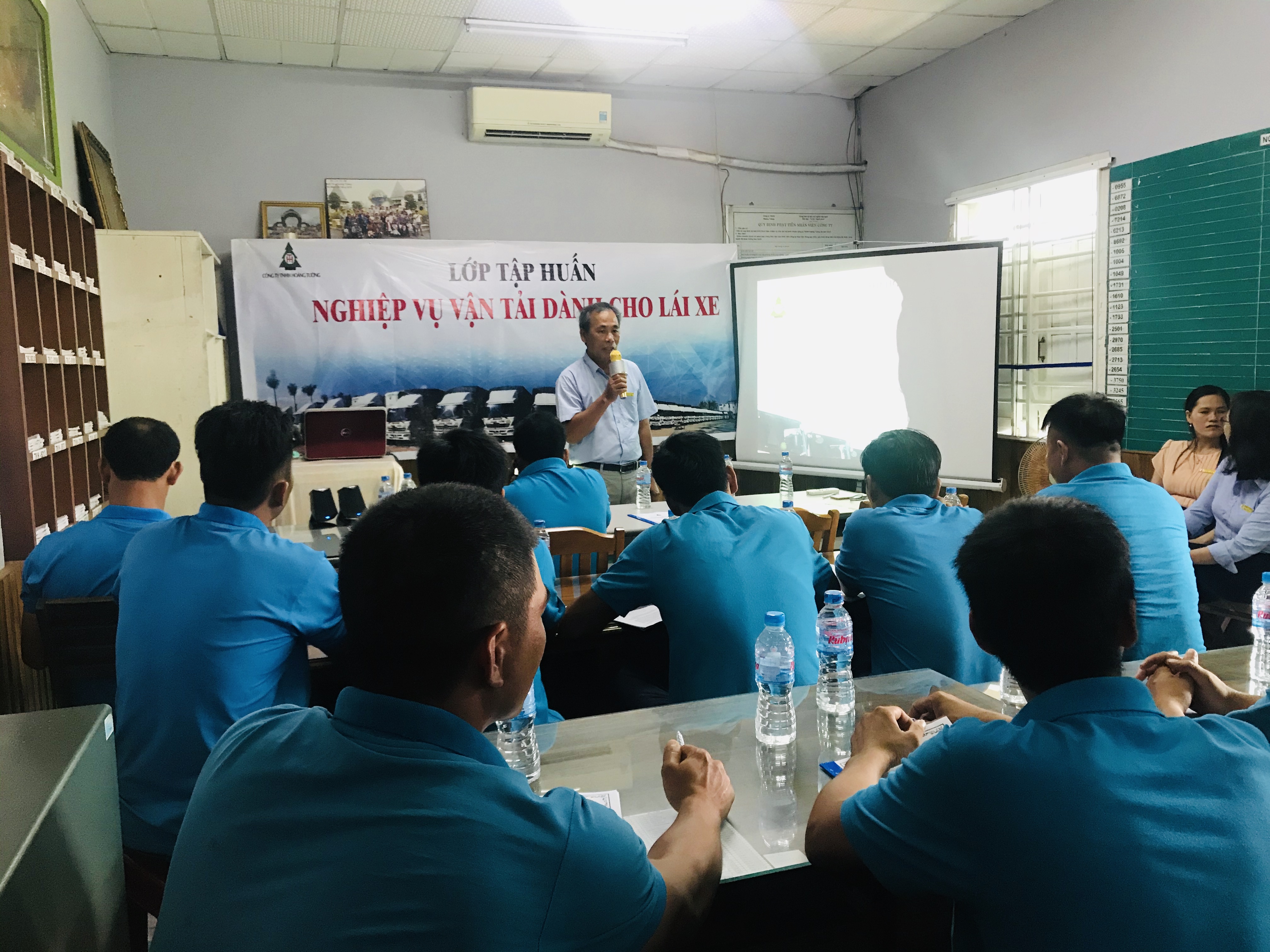 Đào tạo và huấn luyện lái xe