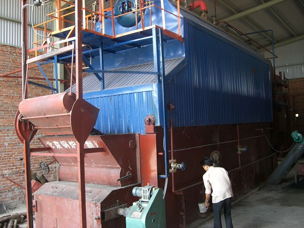 Nồi hơi đốt than ống nước ghi xích