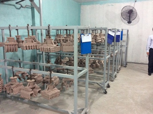Công đoạn tạo khuôn cát