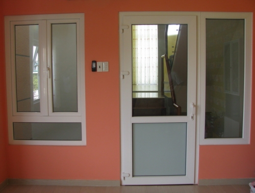 Cửa nhựa lõi thép