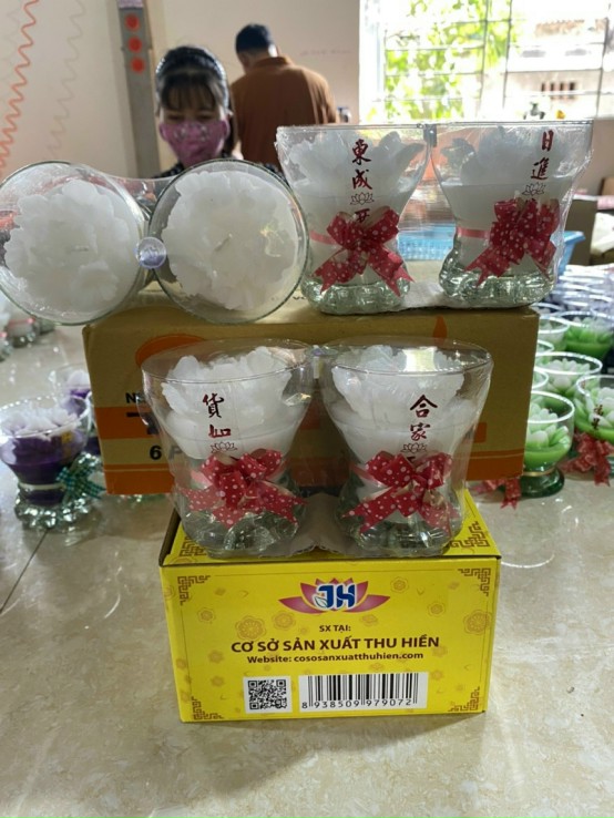 Nến thơm thờ cúng