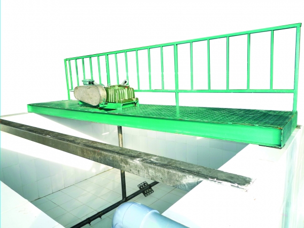 Máy quậy mủ nước