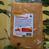 Bánh tráng gấc truyền thống