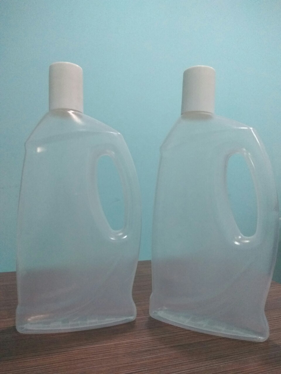 Chai nước lau sàn