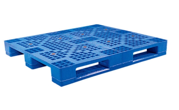 Pallet nhựa cũ 4 hướng nâng