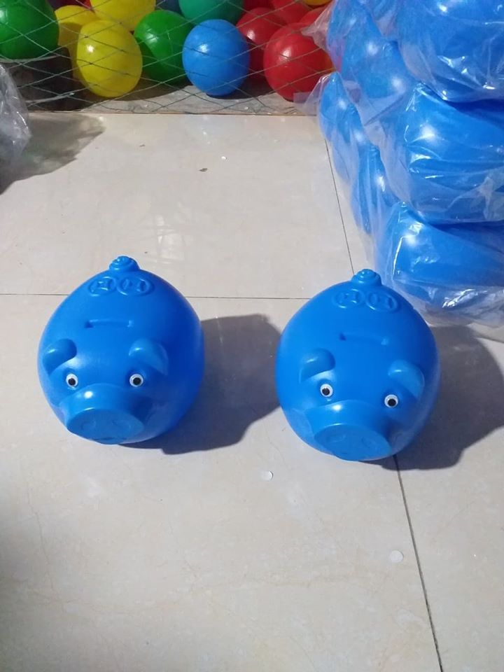 Lợn nhựa đồ chơi