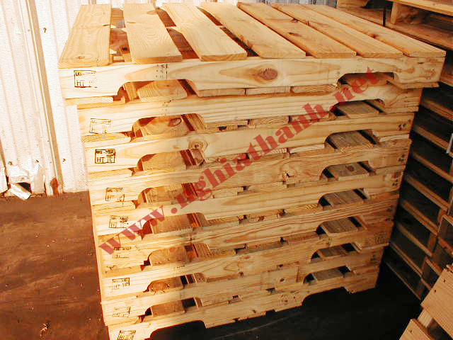 Pallet đố 4 chiều nâng