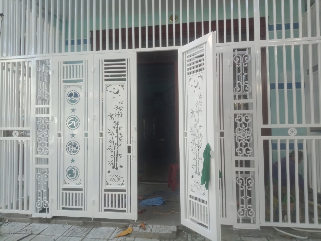 Cửa sắt