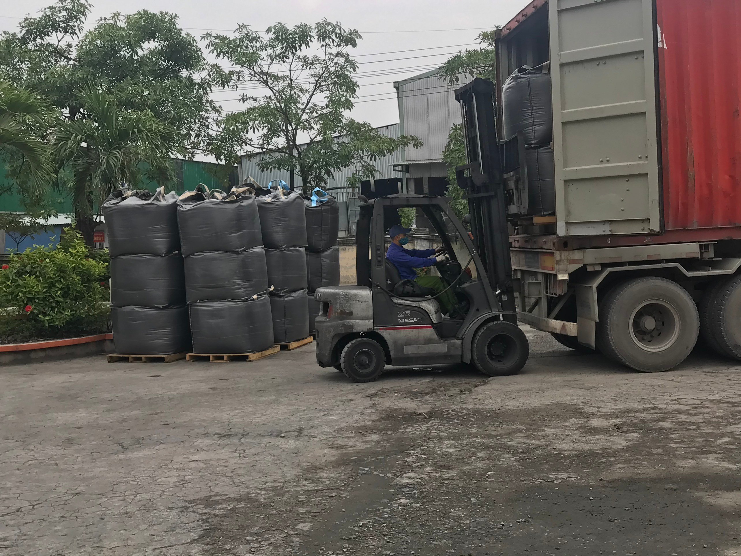 Pallet gỗ 2 hướng nâng 500kg