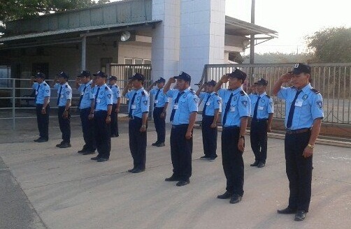 Dịch vụ bảo vệ cổng trường