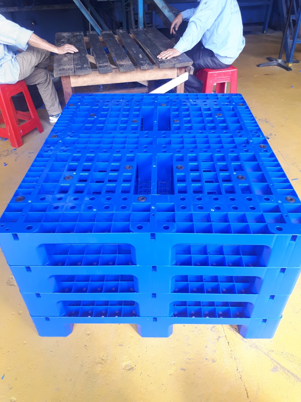 Pallet nhựa